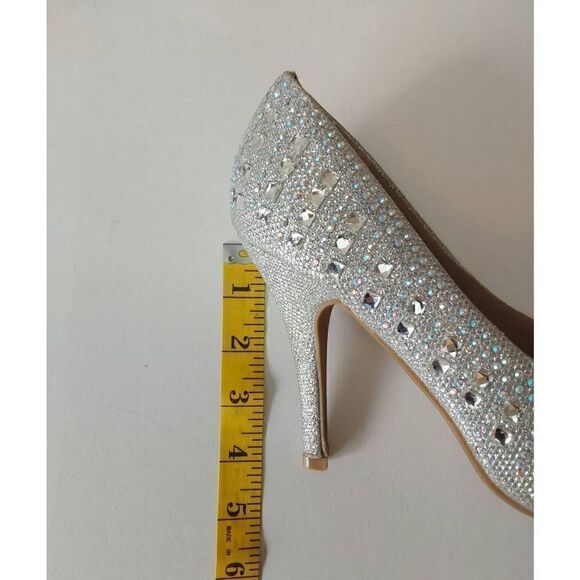 Delicacy Studded Pumps Silver Sz 7 1/2 4 inch heel - Picture 10 of 10